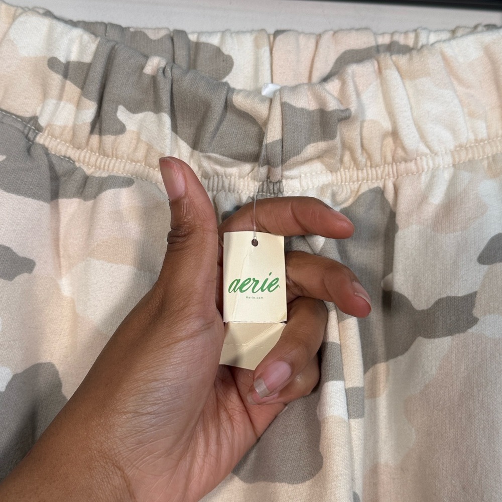 NWT Aerie Jet Setter Jogger in Sandbar - L - Picture 6 of 7